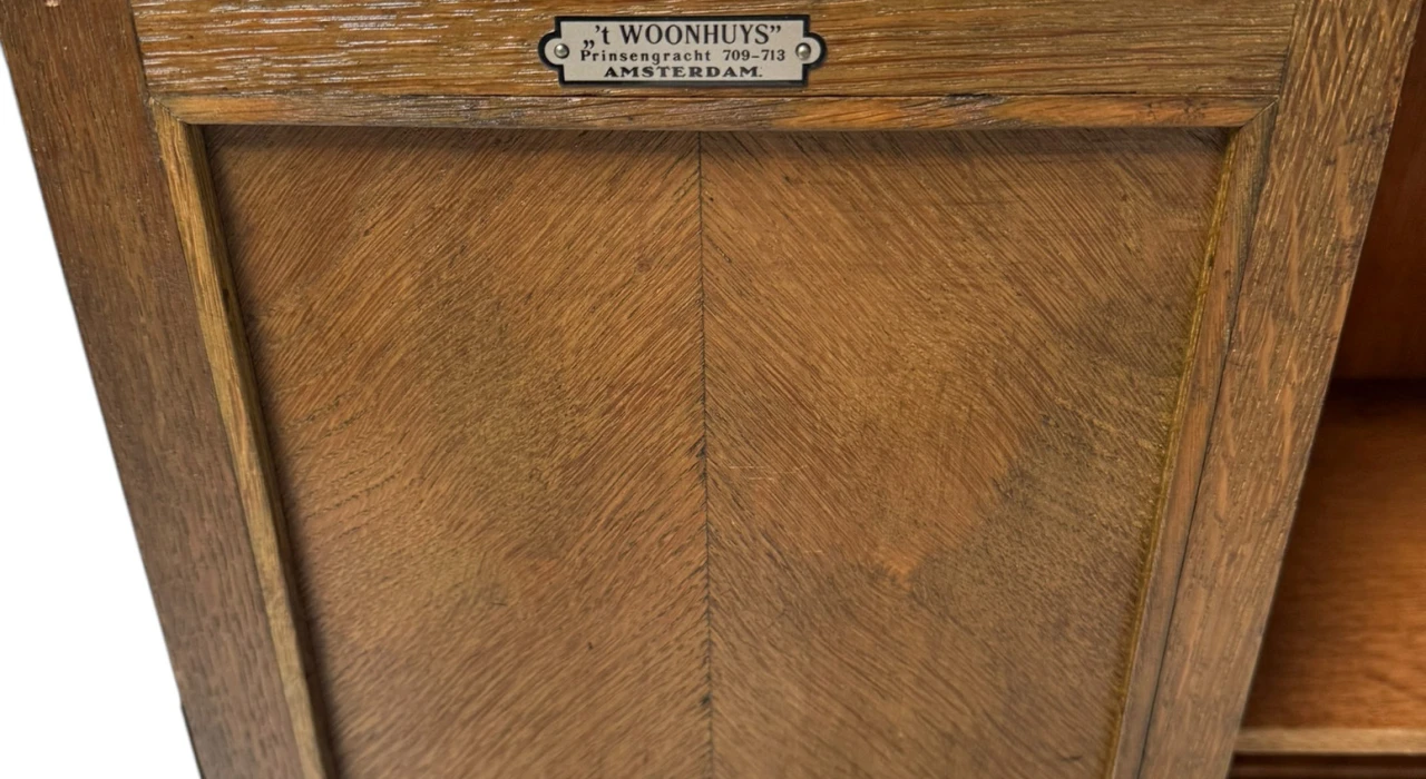 Art Deco Amsterdamse School Wall Cabinet by 't Woonhuys Amsterdam, 1920s